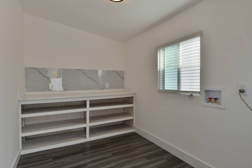 More Photos Of 6221 Corona Ave, Bell Apartments For Sale