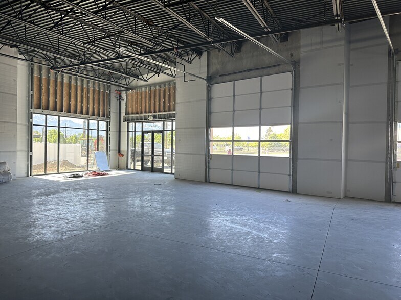 More Photos Of 3076 Decker Lake Dr, West Valley City Warehouse For Lease