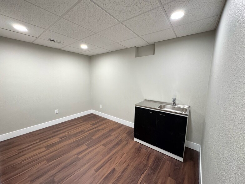 More Photos Of 105 Mount Rose St, Reno General Retail For Sale