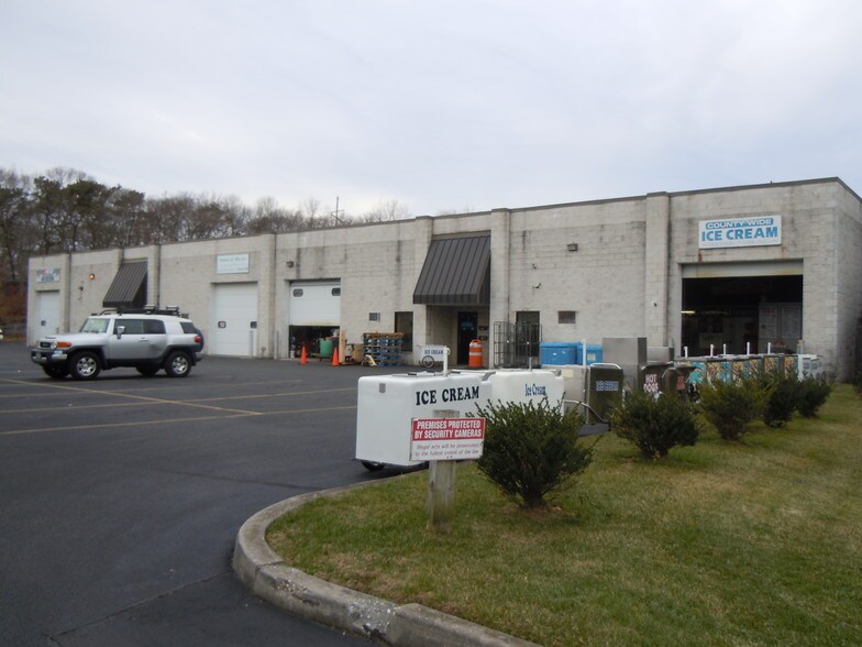 More Photos Of 1600 N Ocean Ave, Holtsville Warehouse For Lease