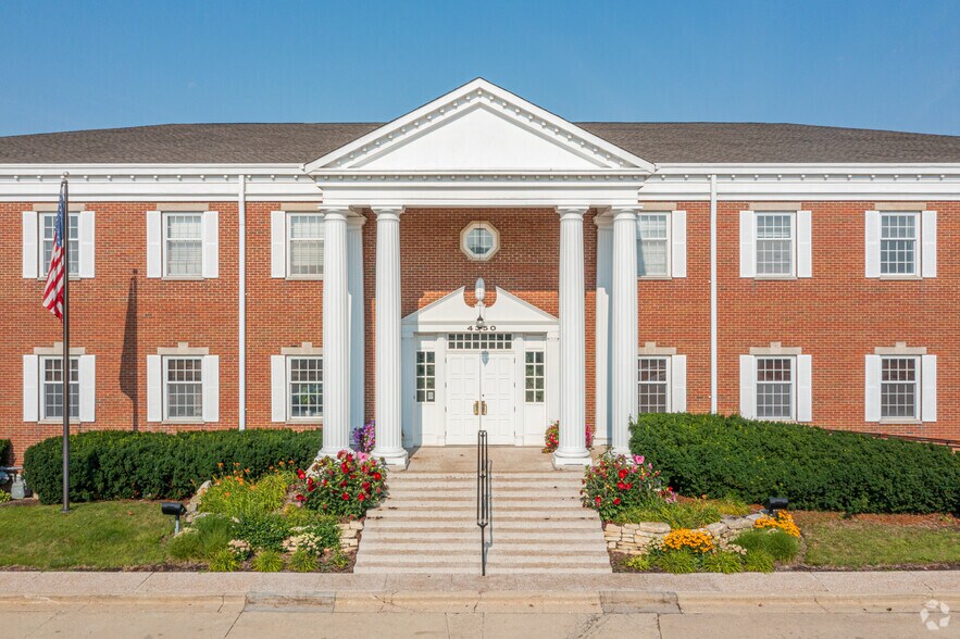 More Photos Of 4350 DiPaolo Ctr, Glenview Unknown For Lease