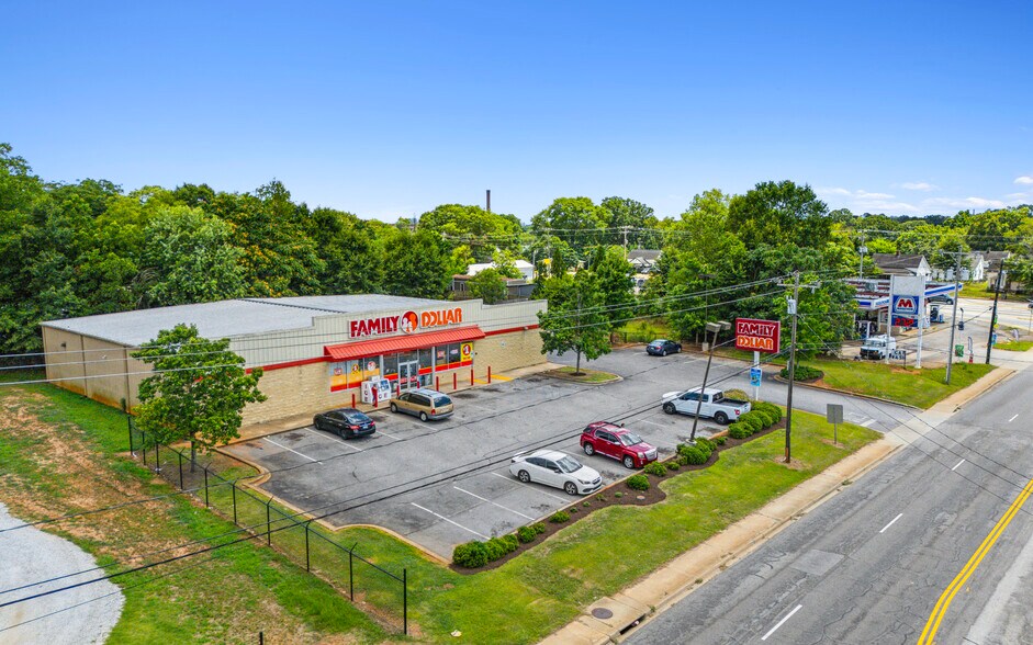 More Photos Of 1605 W Blue Ridge Dr, Greenville Freestanding For Lease