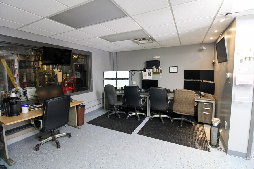 More Photos Of 5640 44th Ave S, Clinton Industrial For Sale