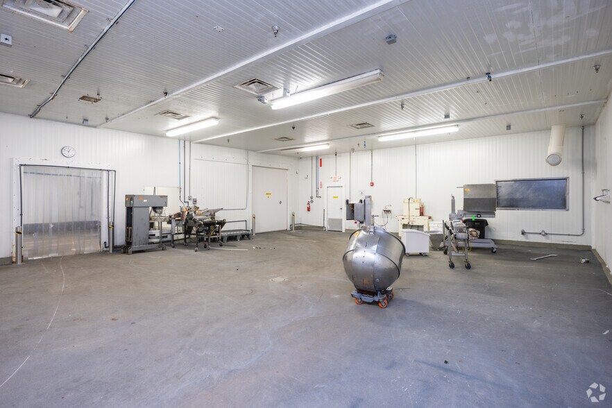 More Photos Of 211 Pine Rd, Easley Warehouse For Sale