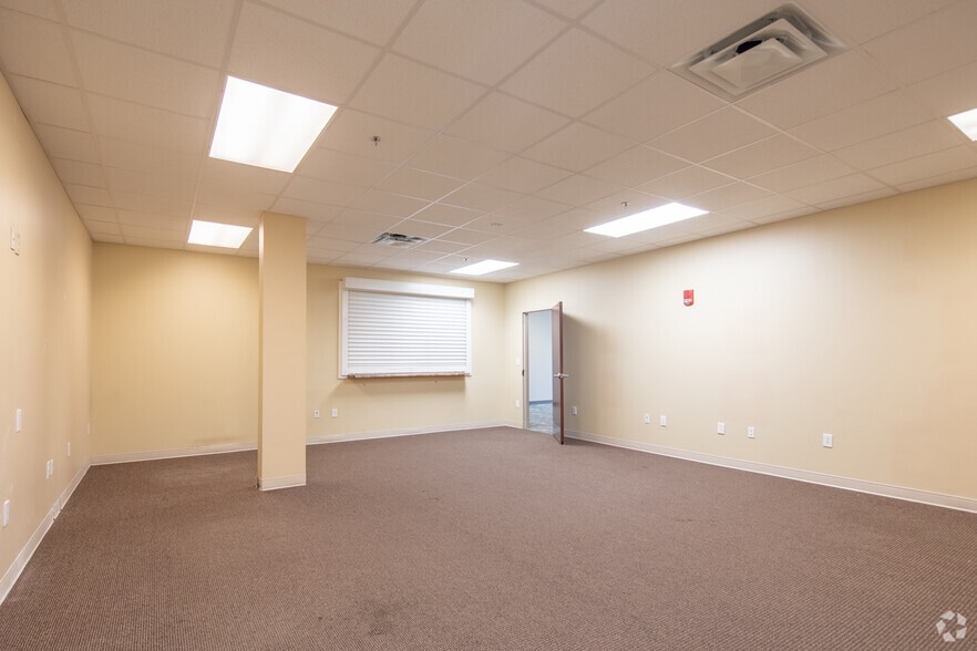 More Photos Of 345 Bob Heath Dr, Huntsville Office For Lease