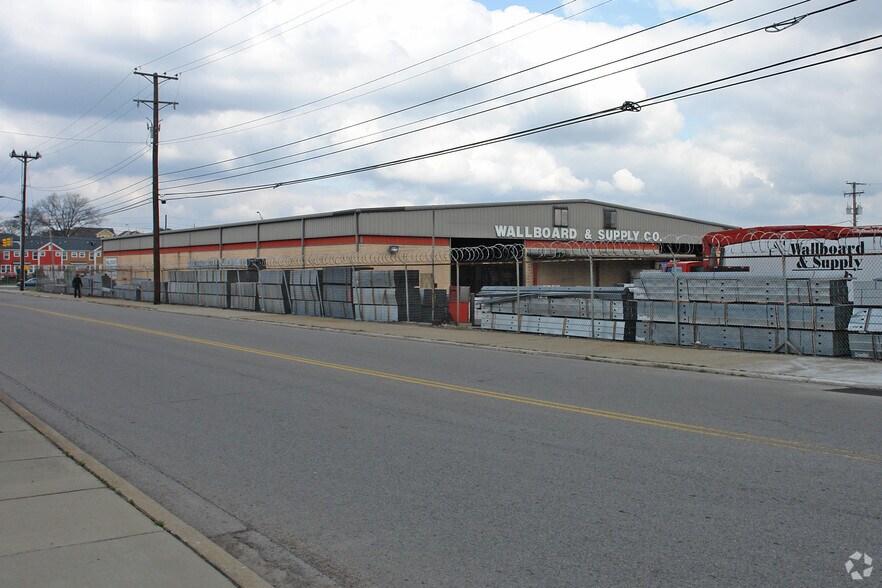 More Photos Of 1619 Charlotte Ave, Nashville Warehouse For Lease