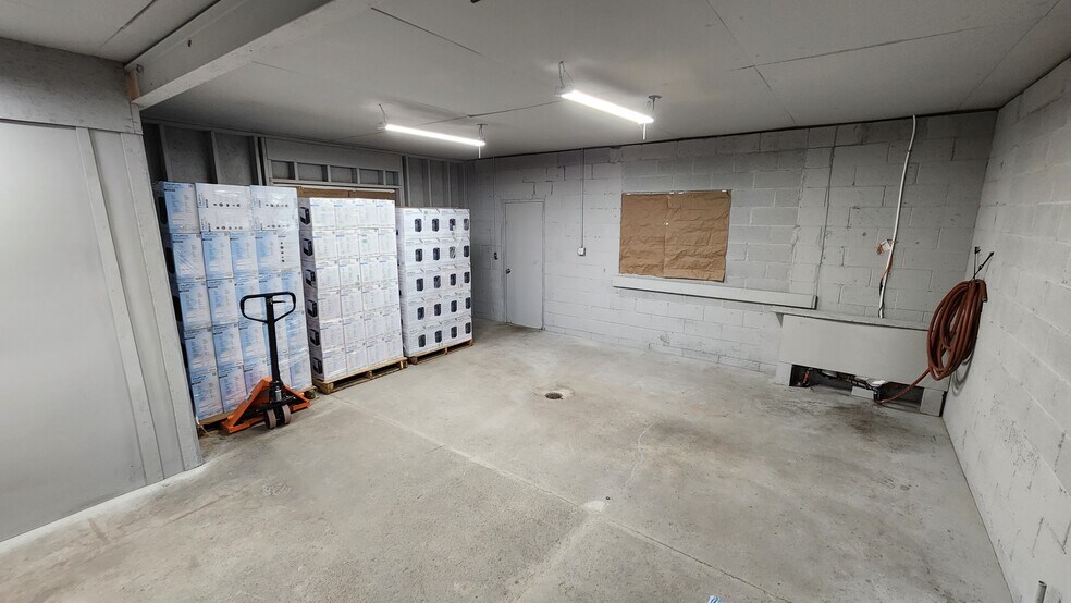 More Photos Of 1749 Clark Street Rd, Auburn Light Distribution For Sale