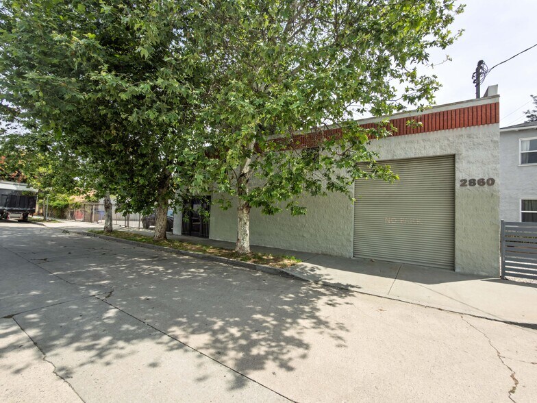 Primary Photo Of 2860 Glenview Ave, Los Angeles Warehouse For Sale