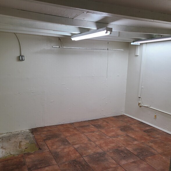 More Photos Of 318-322 S Market St, Inglewood Storefront For Sale