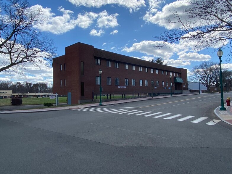 More Photos Of 171 Market Sq, Newington Office For Sale