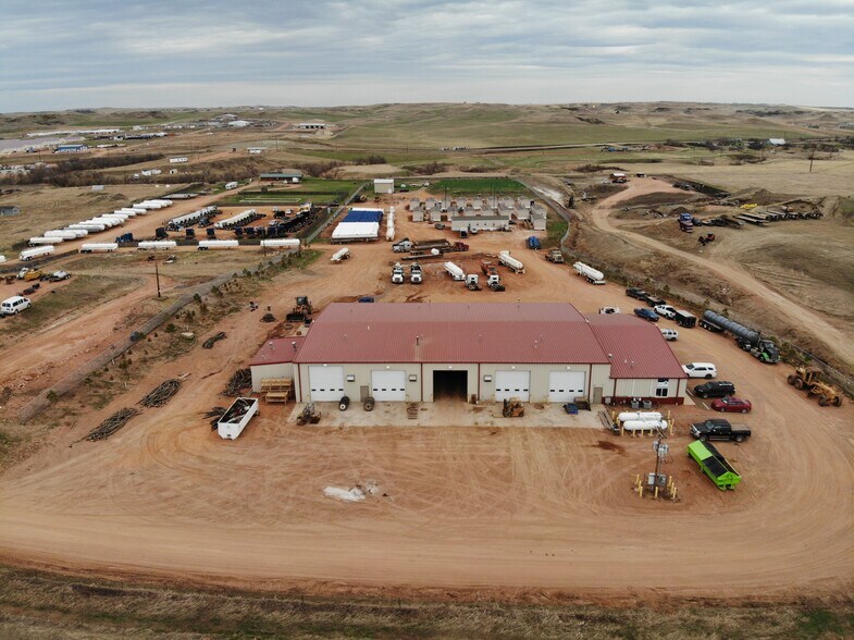 More Photos Of 2018 125th Ave NW, Watford City Warehouse For Lease