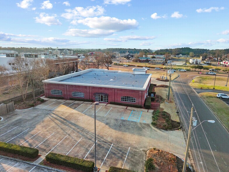 More Photos Of 2508 Lakeland Dr, Flowood Office For Lease