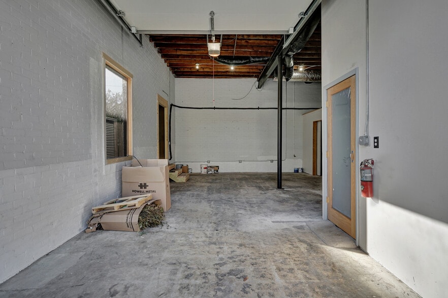 More Photos Of 1026 State St, Port Huron Freestanding For Sale