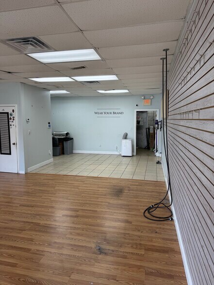 More Photos Of 2522 Capital Cir NE, Tallahassee General Retail For Sale