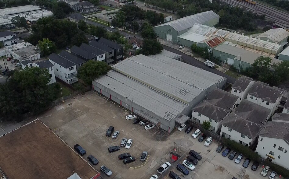 More Photos Of 2519 Garrow St, Houston Unknown For Lease