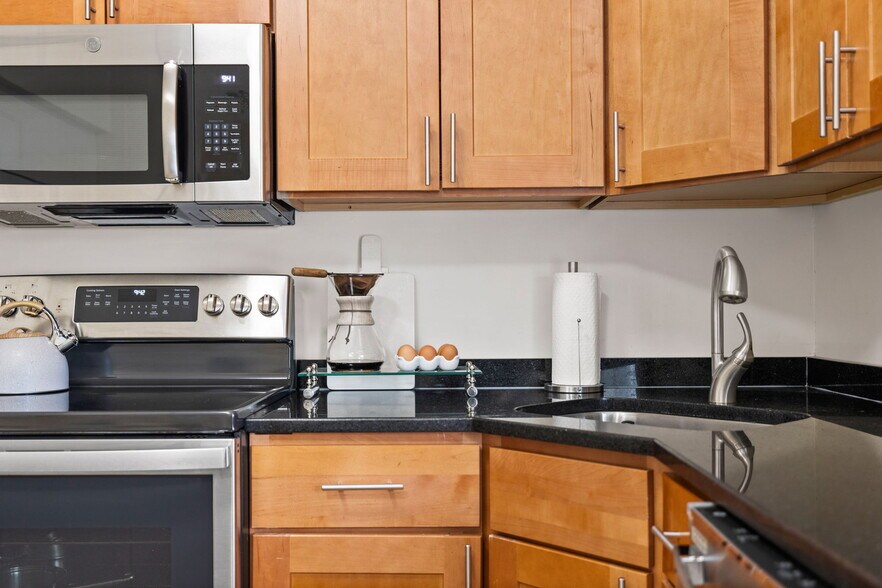 More Photos Of 33 Clinton St, Framingham Apartments For Sale