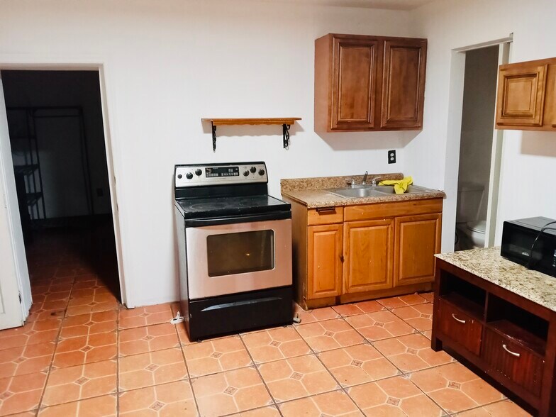 More Photos Of 9718 N Nebraska Ave, Tampa Apartments For Sale