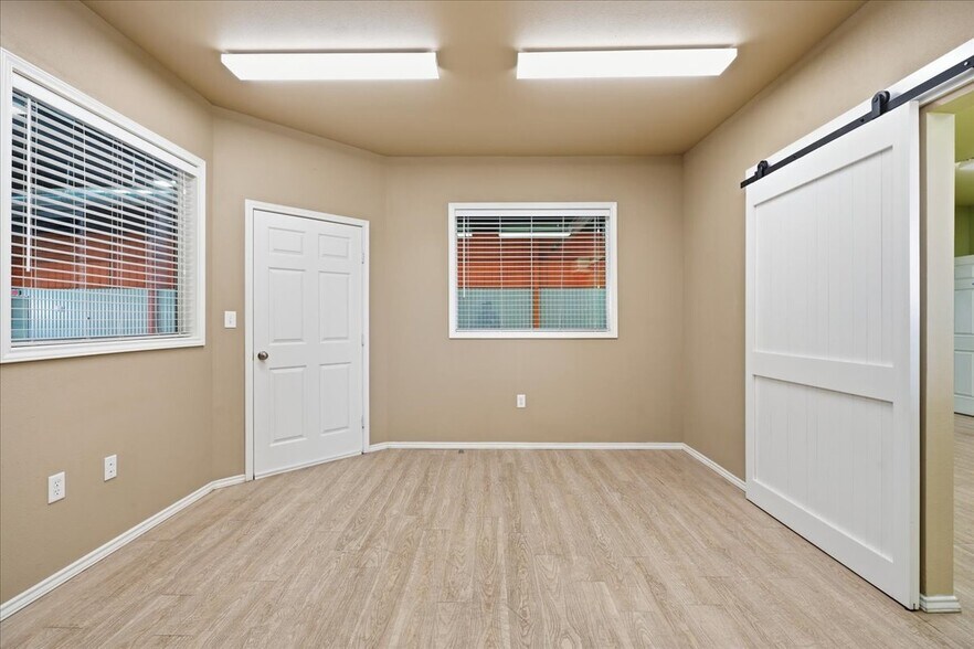 More Photos Of 3118 E Slaton Hwy, Lubbock Showroom For Sale