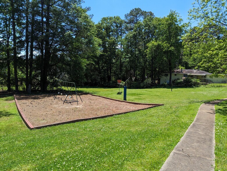 More Photos Of 395 Russell Drive, Smyrna Daycare Center For Sale