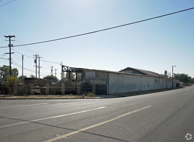 More Photos Of 19 Fresno St, Fresno Warehouse For Sale