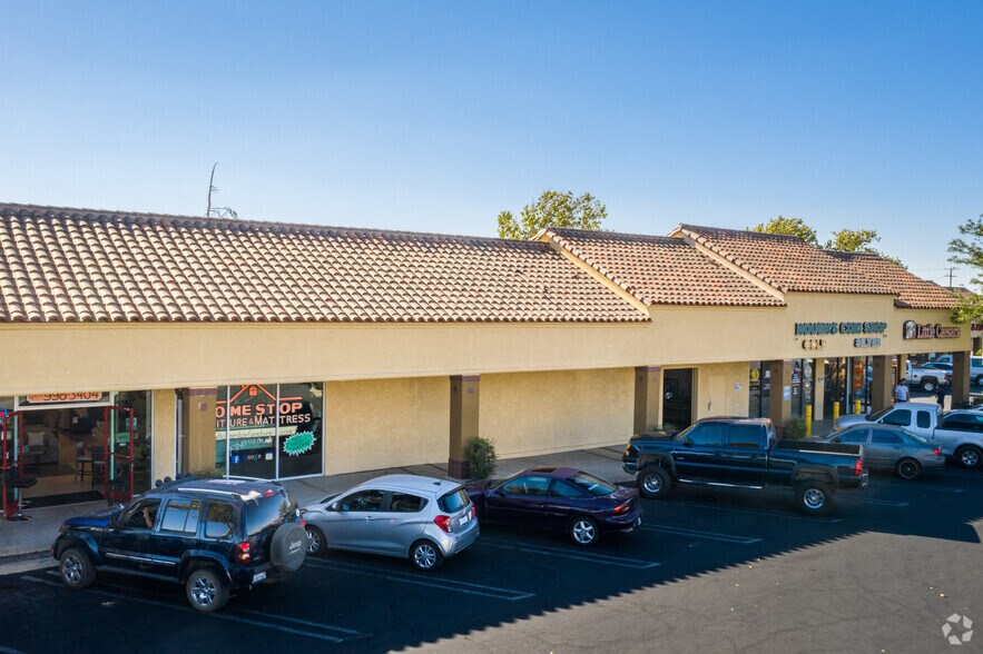 More Photos Of 16800-16988 Main St, Hesperia Unknown For Lease