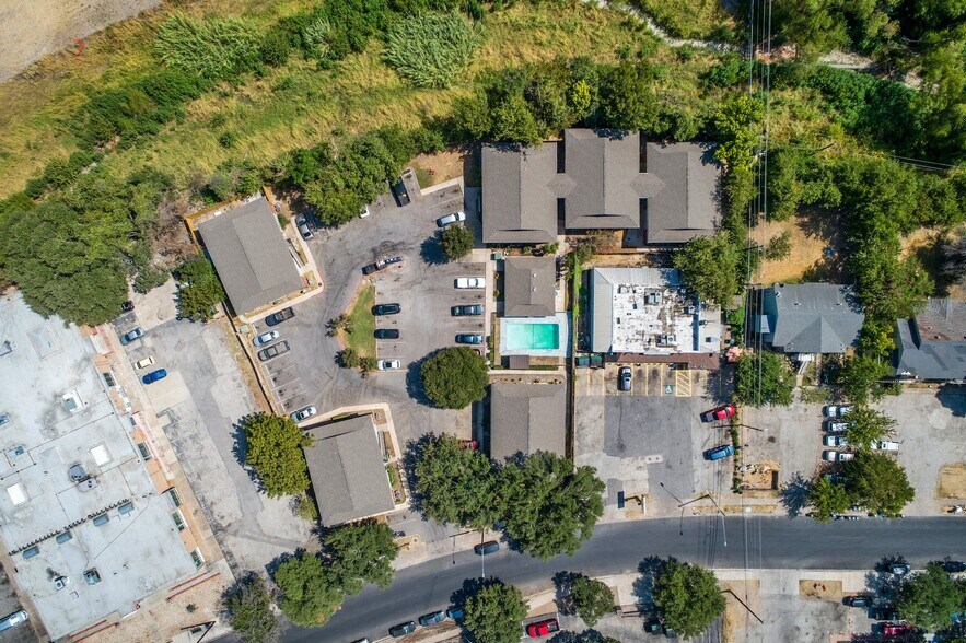 More Photos Of 1814 Colony Creek Dr, Austin Apartments For Sale