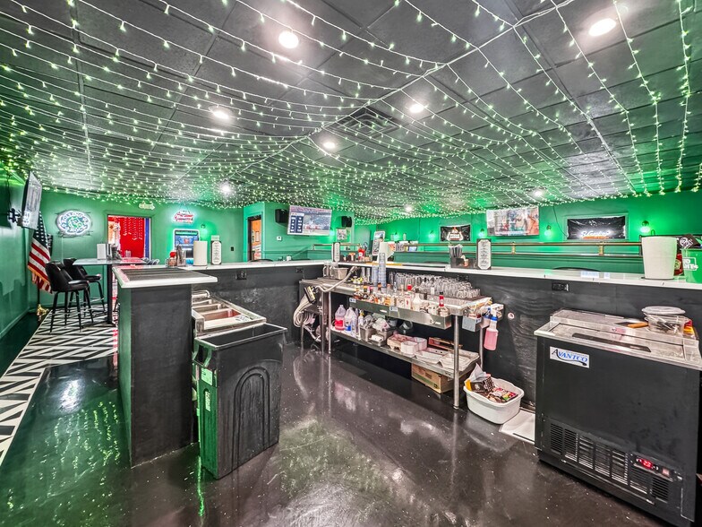 More Photos Of 2206 7th Ave, Altoona Restaurant For Sale