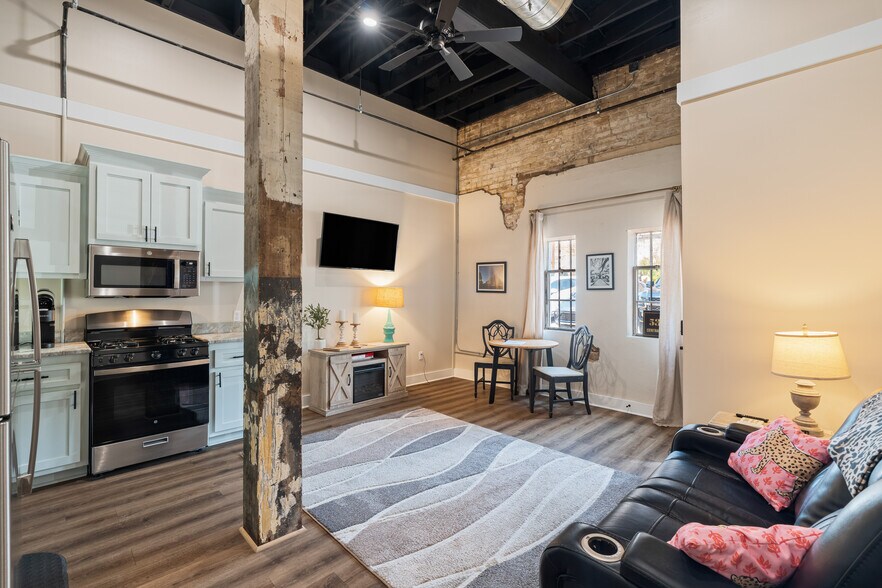 More Photos Of 531 Central Ave, Laurel Flex For Sale