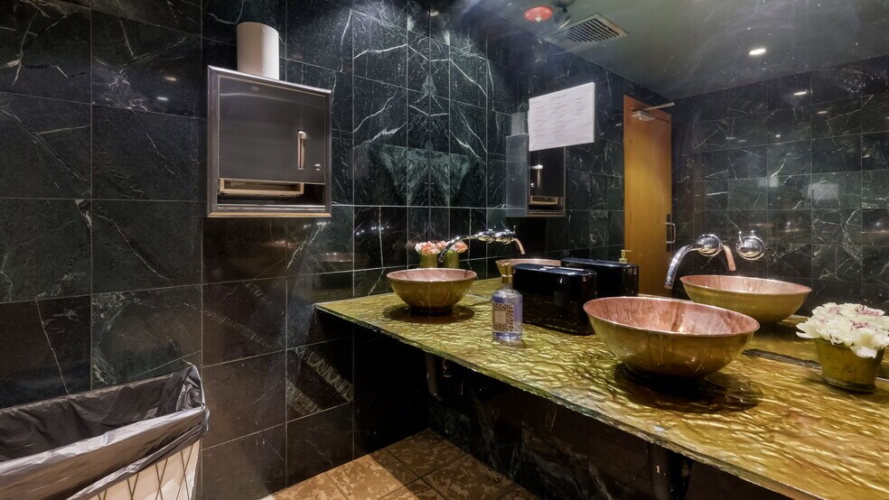 More Photos Of 1373 Easton Rd, Warrington General Retail For Sale