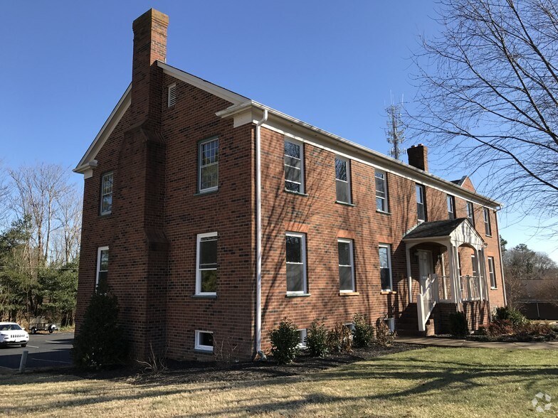 More Photos Of 7300 Hanover Green Dr, Mechanicsville Office For Lease