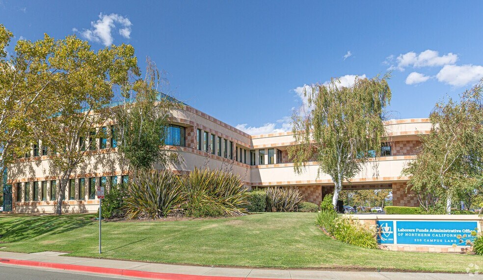 More Photos Of 220 Campus Ln, Fairfield Medical For Lease