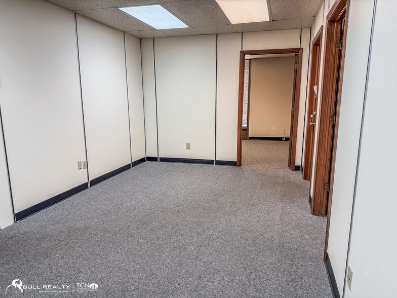 More Photos Of 2560 E Wesley Chapel Way, Decatur Office For Sale