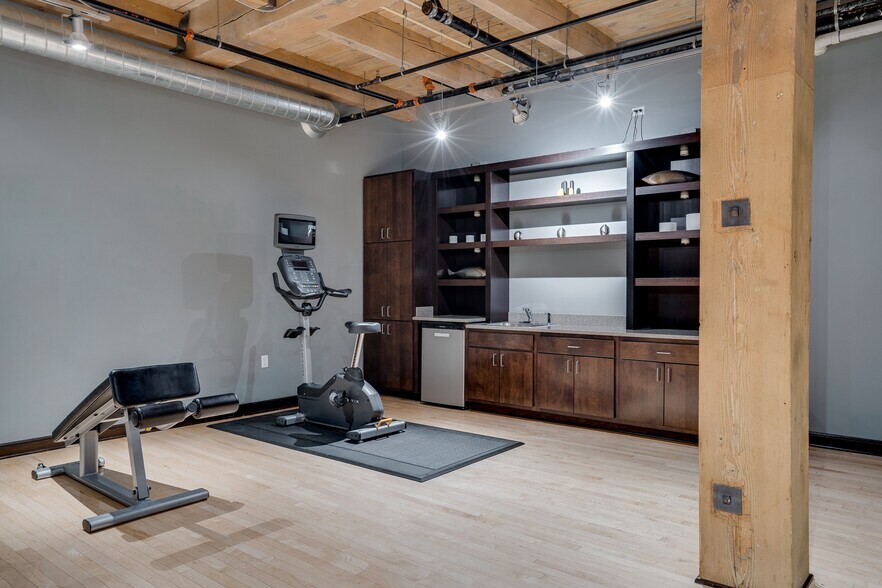 More Photos Of 2410 University Ave W, Saint Paul Apartments For Lease