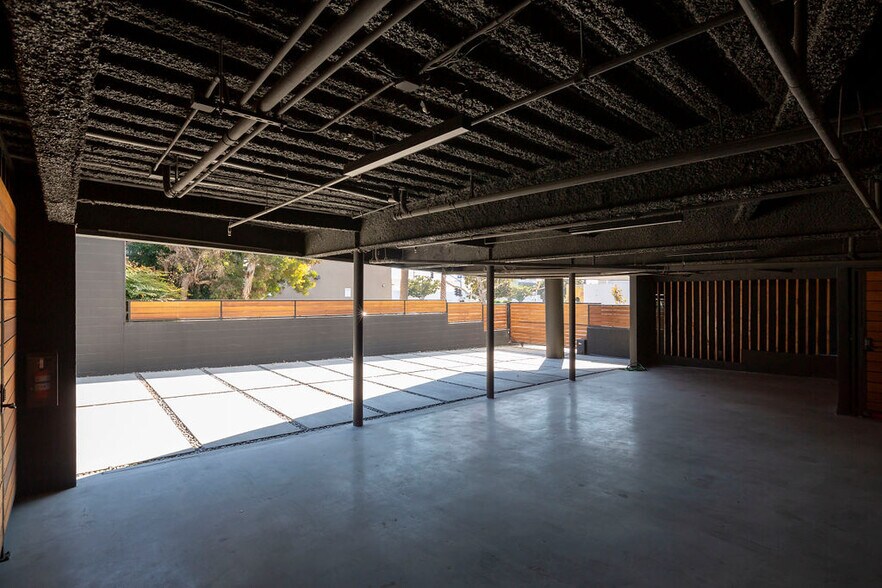 More Photos Of 1447 11th St, Santa Monica Office Residential For Lease
