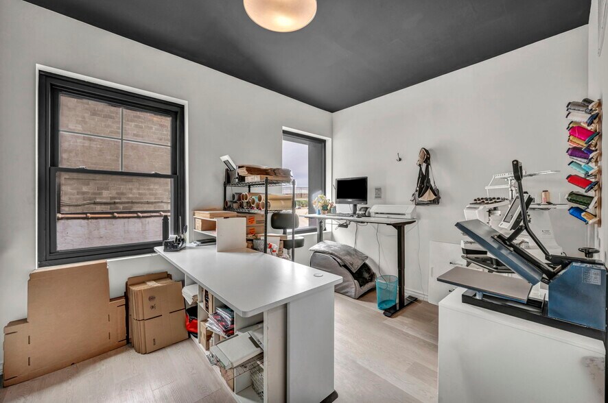More Photos Of 3559 Bigelow Blvd, Pittsburgh Service For Sale