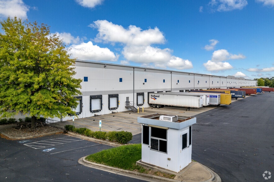 More Photos Of 11515 Nations Ford Rd, Pineville Warehouse For Lease