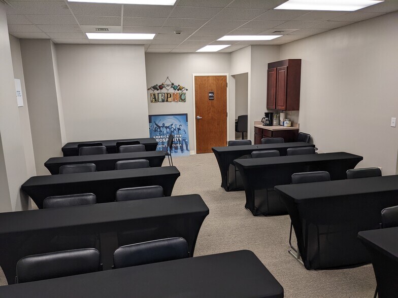 More Photos Of 249 Williamson Rd, Mooresville Medical For Lease