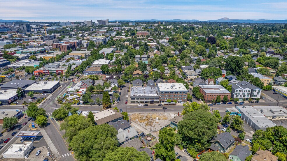 More Photos Of 1312-1334 SE Hawthorne Blvd, Portland Land For Sale