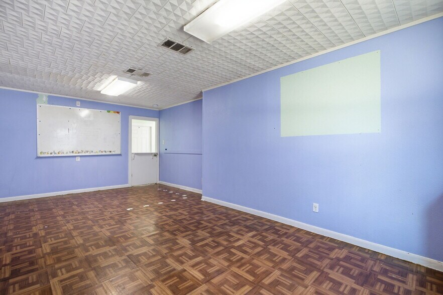 More Photos Of 208 E Hwy 79 St, Hutto Daycare Center For Lease