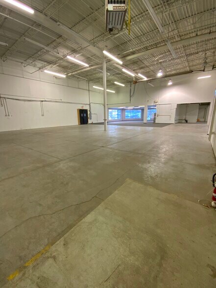 More Photos Of 2908 2nd Ave SE, Calgary Warehouse For Lease