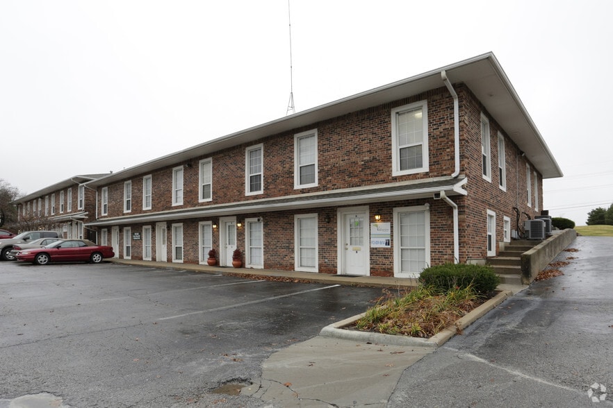 More Photos Of 13839 S Mur-Len Rd, Olathe Medical For Lease