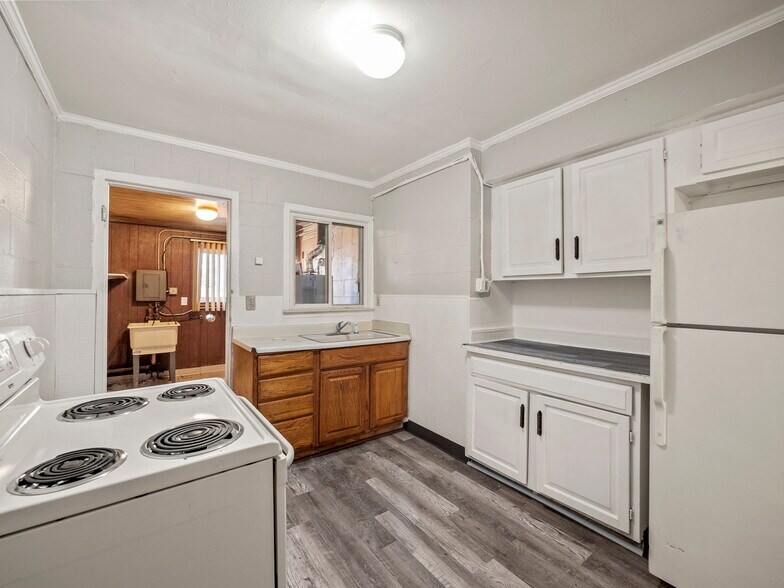 More Photos Of 6735-6819 Ford St, Warren Apartments For Sale