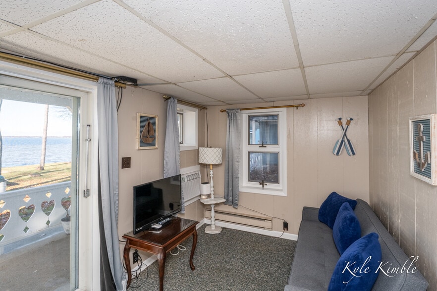 More Photos Of 104 W Houghton Lake Dr, Prudenville Hotel For Sale