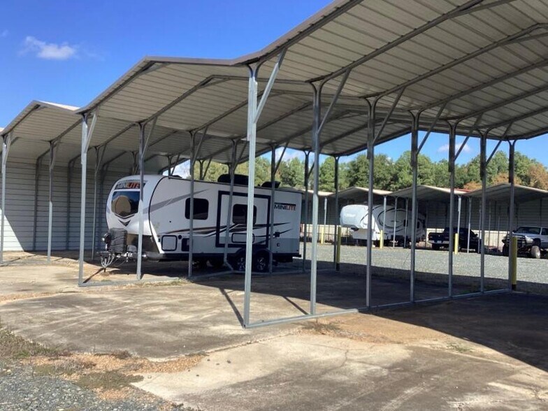 More Photos Of 3407 E Broad St, Texarkana Self Storage For Sale