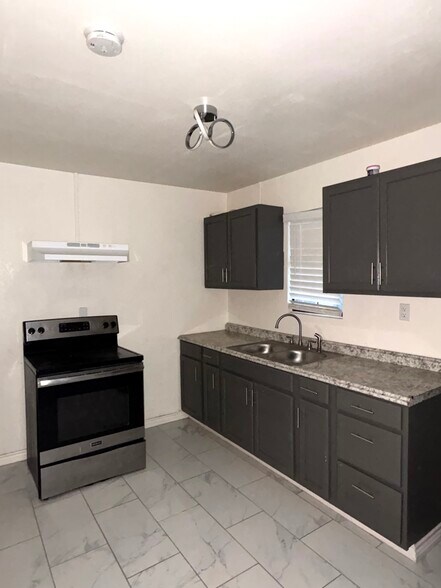 More Photos Of 401 N Bethel St, Roma Multifamily For Sale