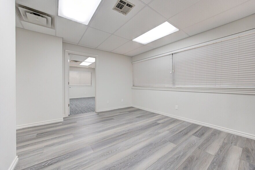 More Photos Of 2401 Tee Cir, Norman Office For Lease