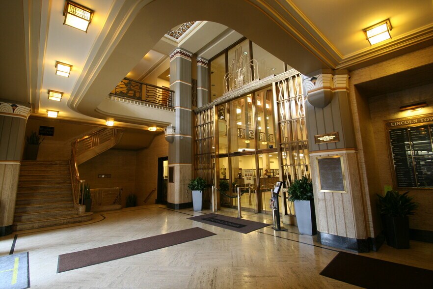 More Photos Of 116 E Berry St, Fort Wayne Office For Sale