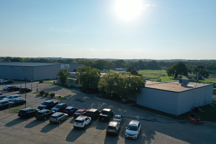 More Photos Of 3909 SW Burlingame Rd, Topeka Light Manufacturing For Sale