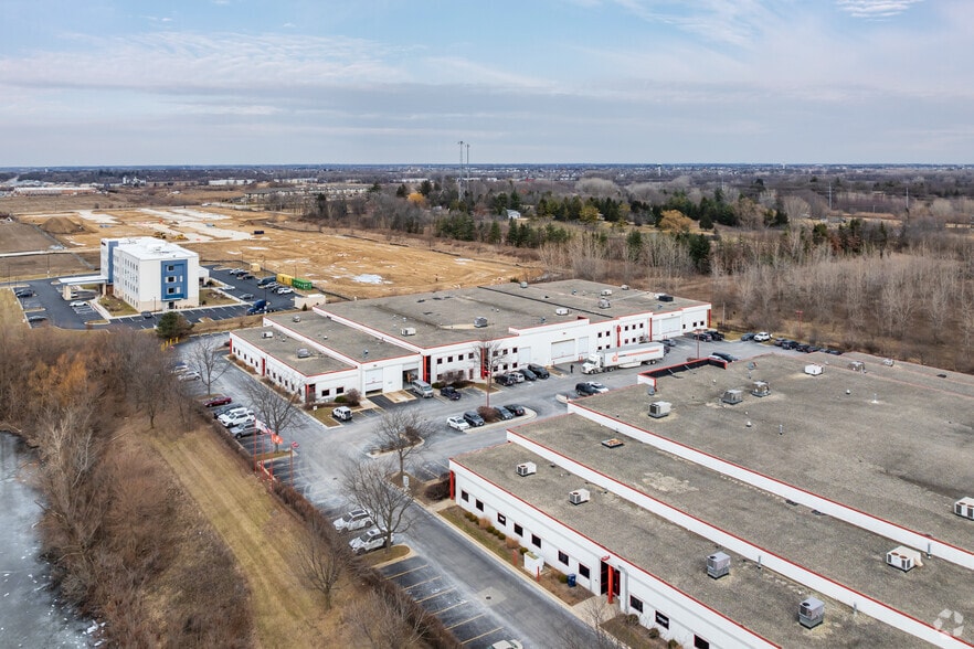 More Photos Of 11956-11980 Oak Creek Pky, Huntley Warehouse For Sale