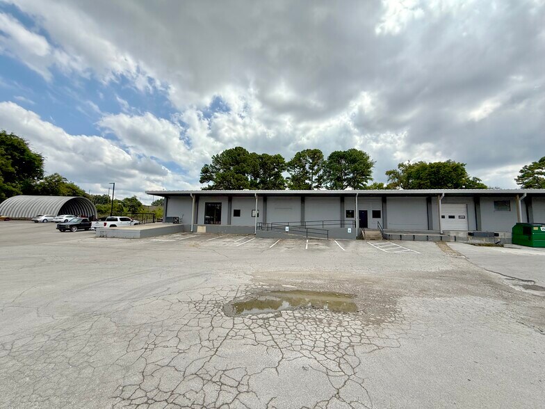 More Photos Of 423 Westover Dr, Columbia Industrial For Lease